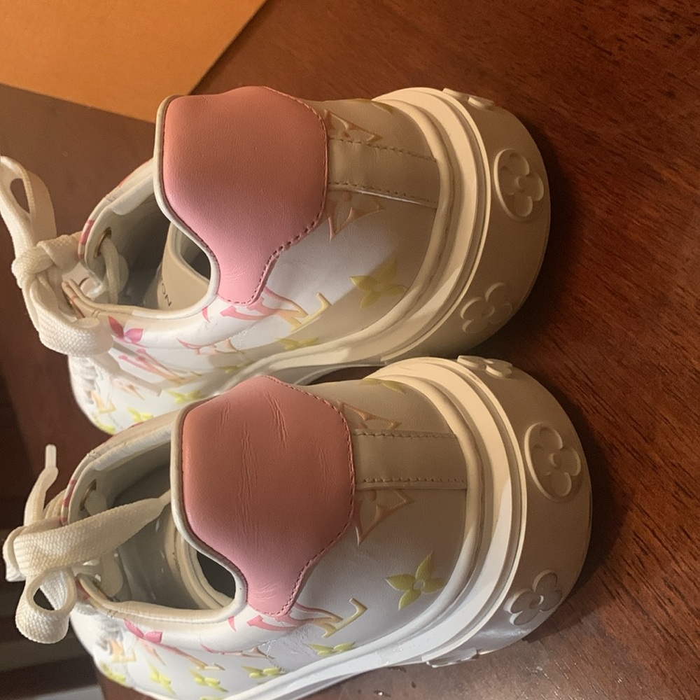 Authentic Luise Vuitton Limited edition sneakers with beautiful colorful… - Picture 12 of 16